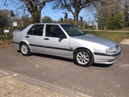 Super gloss on this Saab from the 90’s